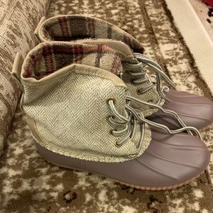 Flannel and tweed duck boots Sz 6 BRAND NEW